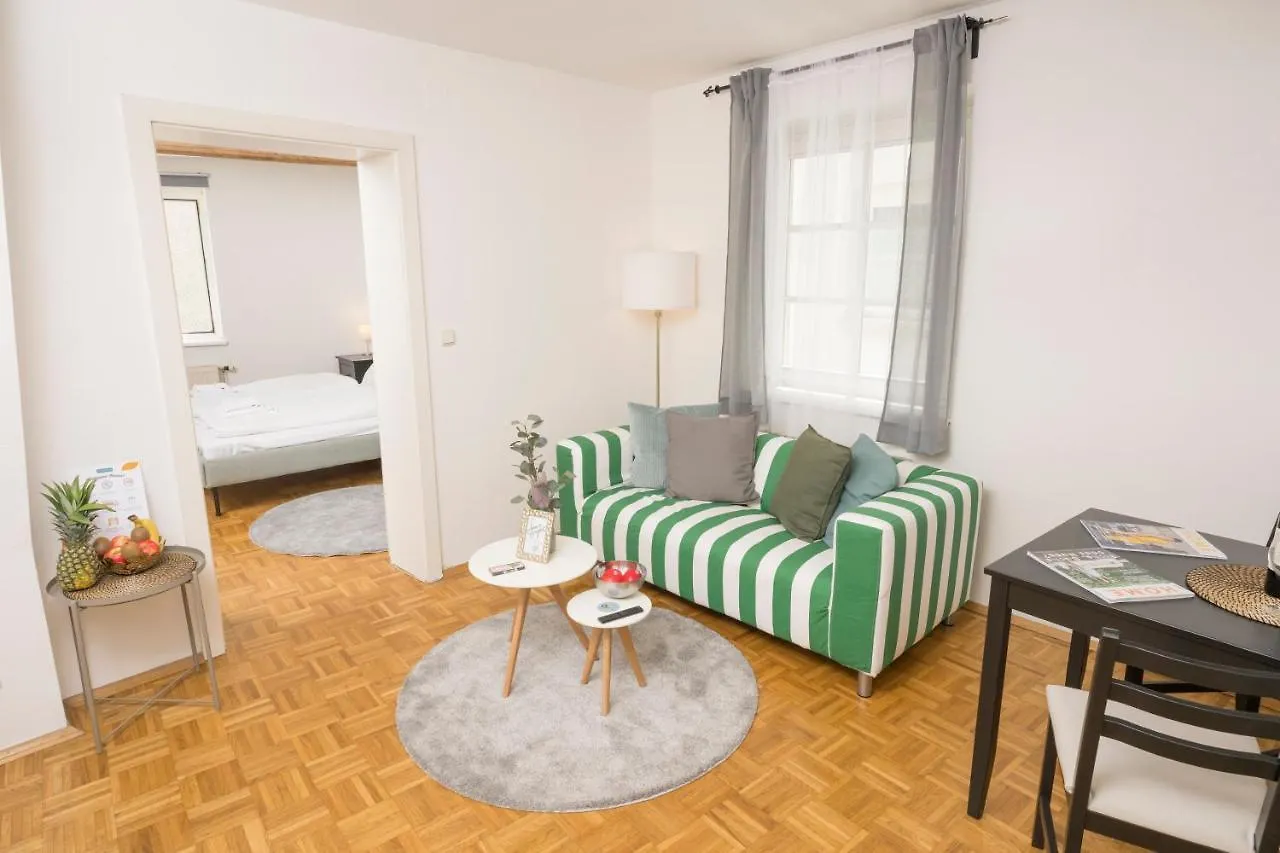 Zum Grazer Uhrturm Apartment  Graz