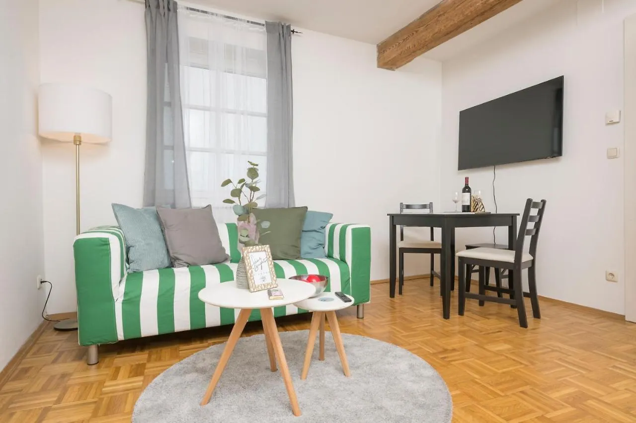Zum Grazer Uhrturm Apartment