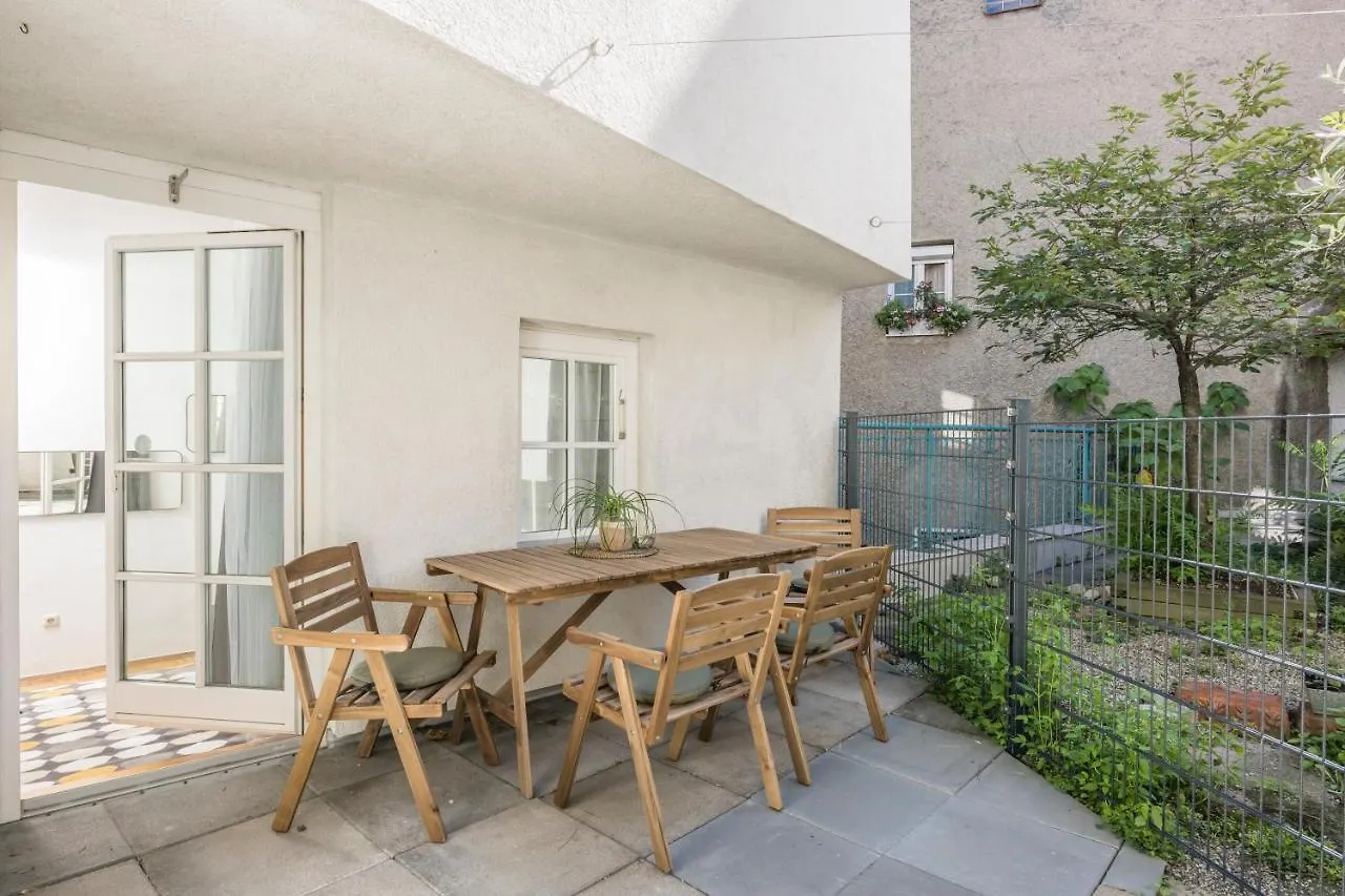 Zum Grazer Uhrturm Apartment 0*, Graz Austria