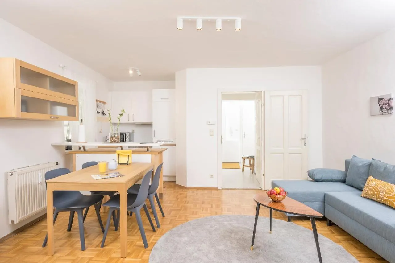Zum Grazer Uhrturm Apartment